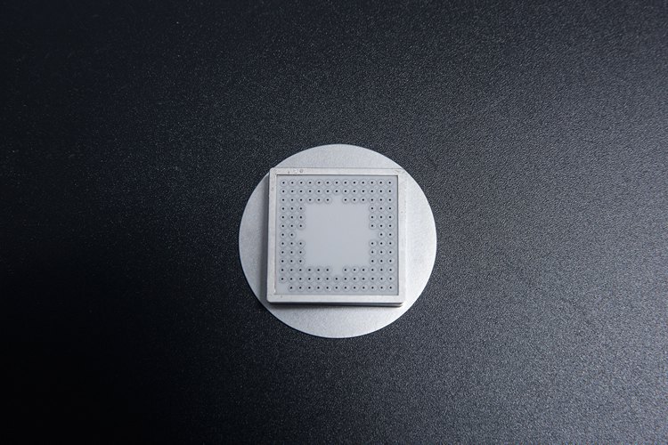 UHV Component 4